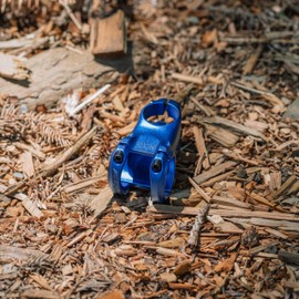 Funn Nixie Bicycle Stem with 20 mm Riser, Length 50 mm Stem with 31.8 mm Handlebar Clamp, Stem for Mountain Bike, BMX, Road Bike and Gravel Bike (Blue)