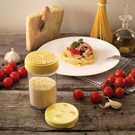 Snips - Spargi Formaggio Grattugiato, Formaggiera da Tavola e Porta Formaggio da Frigorifero 2in1 - Contenitori per Alimenti con Spargitore e Sgrana Formaggi Integrato, 300 ml, Ø8.5x14.5 Made in Italy