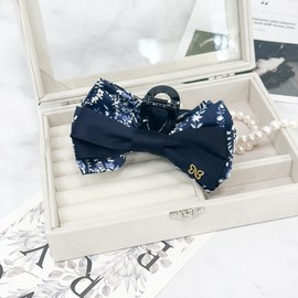 Burnaby Navy Nuarif Layered Ribbon Pincer Pin / 버나비 네이비 누아리프 레이어드 리본 집게핀