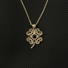 ​​925 Sterling Silver Black Onyx Clover Birthstone Necklace Womens Black Gemstone Shamrock Pendant Necklace Sentimental Birthstone Jewelry Gift For Her Birthday Necklace Gift