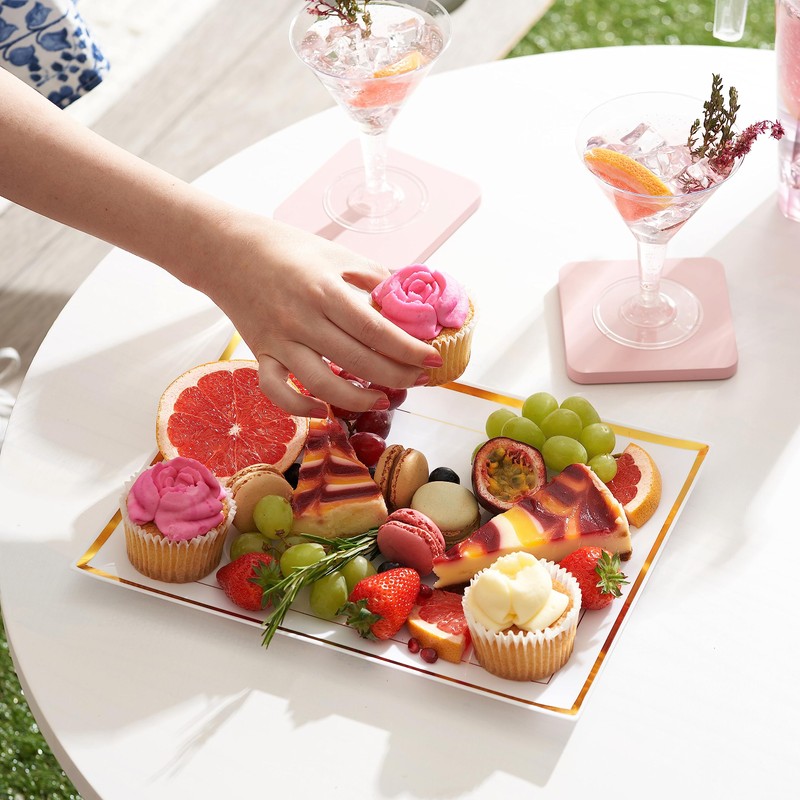 MATANA 6 White Plastic Serving Platters with Gold Border, Food
