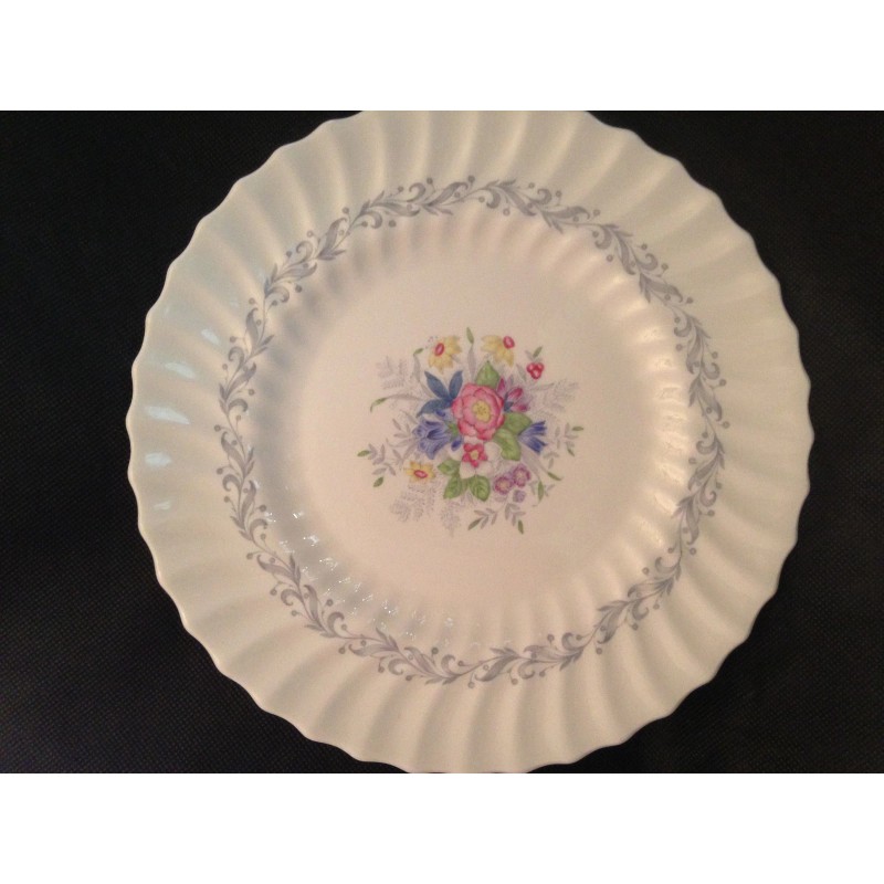 Royal Doulton English China "Windermere" 5 Pc Place Setting, 11