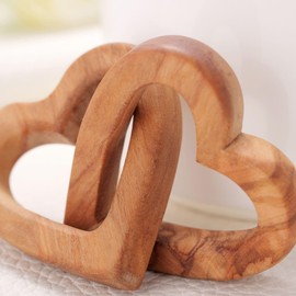MIXJOY Olive Wooden Interlocking Hearts Decor - Romantic Natural Solid Wood Heart Sculpture Gift for Couples Newlyweds Anniversary Valentine's Day, Connected Heart Love Gift for Home Office Decor