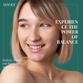 Bandi ist eine hautaufhellende Creme für akneanfällige Haut. Sie enthält Kalamin und Zink gegen Unreinheiten und unterstützt die Hautheilung. Ideal zur Verbesserung von Hautunreinheiten.