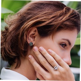 Gatuida 3Pairs Clip Pressure Earrings Circular Stainless Steel Ear for Women Lightweight Non Piercing Design Comfortable Wear Minimalist Aesthetic Easy to Use