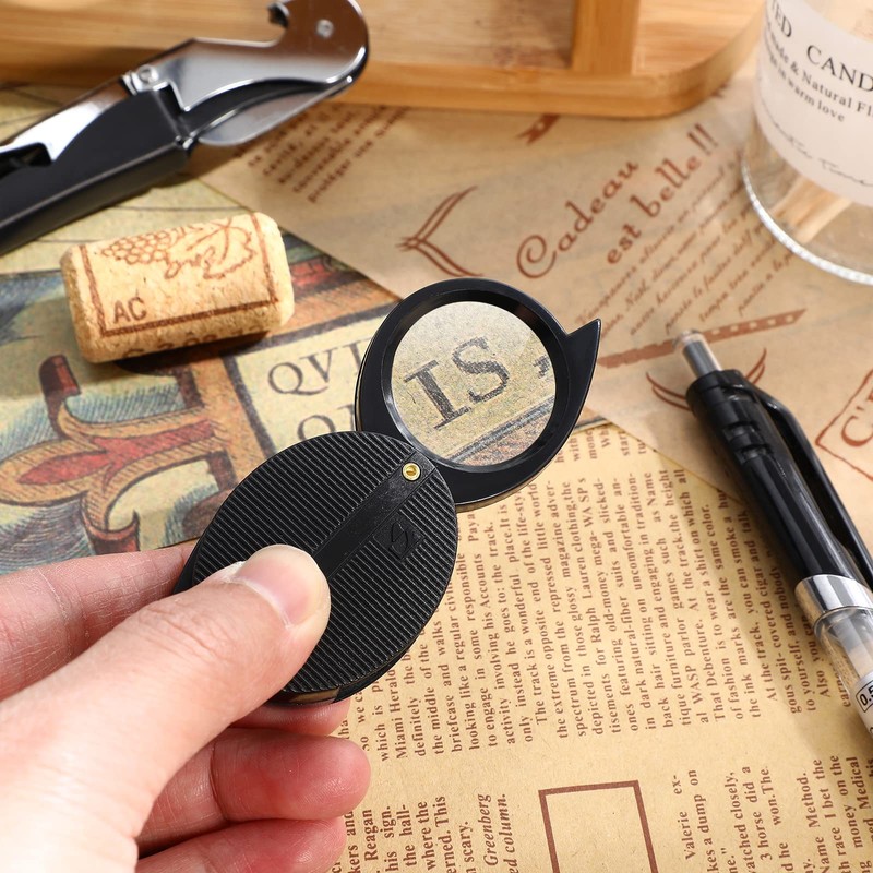 ULTECHNOVO Folding Pocket Magnifying Portable Handheld Optical Glass Crafts Magnifier