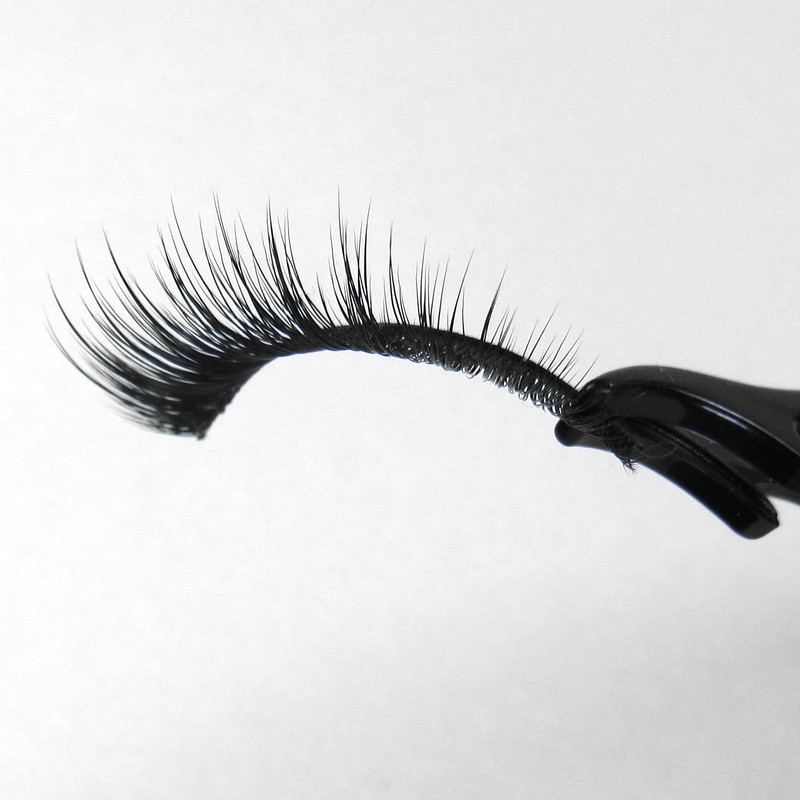 Missamé DIVA Deluxe Beauty False Eyelashes Set Handmade with Premium