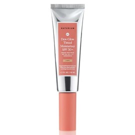 Naturium Dew-Glow Hidratante con color SPF 50+ Luz, Hidratante diario de protección solar y base de maquillaje para la cara con tinte, Protector de piel con acabado brillante, 1.7 oz