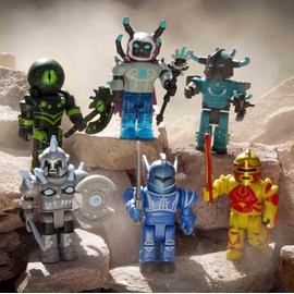 Roblox Action Collection - Champions of Roblox Six Figure Pack [Includes Exclusive Virtual Item]