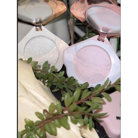 Macabre Cosmetics Apparition Ghost Highlighters Makeup - Colour: Ethereal Rose (pink)