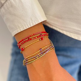 happymaker - Perlenarmband Damen mit echten Edelsteinen, Amethyst und roter Jaspis, Mijuki Perlen, größenverstellbar mit Schiebeknoten, Schmuckschachtel, handgefertigt in Deutschland