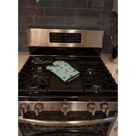 Caroline's Treasures BB4950OVMT Christmas Brindle Cropped Great Dane Oven Mitt, Heat Resistant Thick Oven Mitt for Hot Pans and Oven, Kitchen Mitt Protect Hands, Cooking Baking Glove,