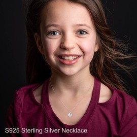 Turandoss S925 Sterling Silver Disc Initial Necklaces for Women, Dainty Hypoallergenic Initial Necklace Disc Letter Pendant S925 Sterling Silver Initial Necklaces for Women Gifts (M)