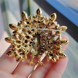 Cute Turkey Rhinestone Thanksgiving Brooch Lapel Pins for Women Girls Fashion Crystal Unique Animal Brooches Pin Ceremony Clothes Accessories Cute Christmas Holiday Jewelry Gift for Daughter Bff (Yellow CZ)
