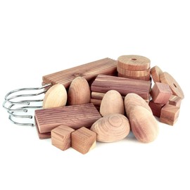 Hangerworld 30 Cedar Wood 440g Set of Mixed Shapes Pieces Blocks Wooden Fresheners