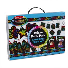 Melissa & Doug Scratch Art® Paquete Deluxe de Manualidades para Fiestas – 12 Pegatinas Jumbo, 12 Llaveros, 12 Marcadores de libros, 12 Marcos Magnéticos, 12 Lápices