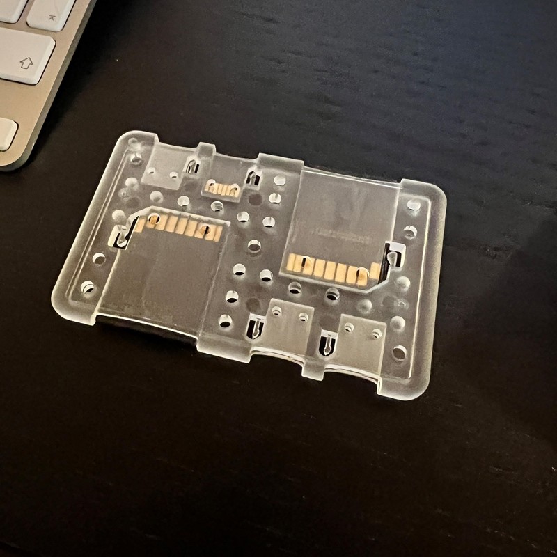 Flashwoife, 4 x MicroSD + 2 x SD Storage Memory