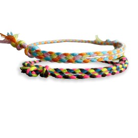 Lu&Ann Boho Armband 2 Stück Set – 100 % geflochtene Baumwolle, Handgemacht, Verstellbar, Hautfreundlich & Wasserfest – Freundschaftsarmband für Damen, Herren, Kinder & Paare (Regenbogenfest)
