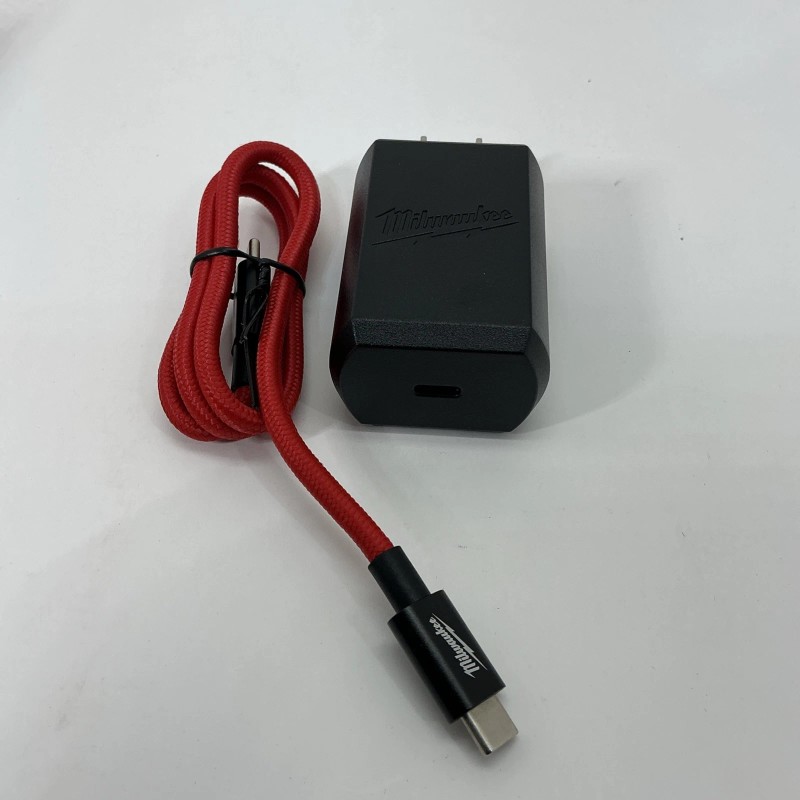 MILWAUKEE USB-C CHARGING CABLE 2 FT And 15W USB-C Wall