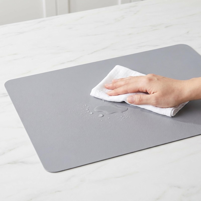 DRMHM 6 Pack Faux Leather Placemats for Kitchen Dining Table