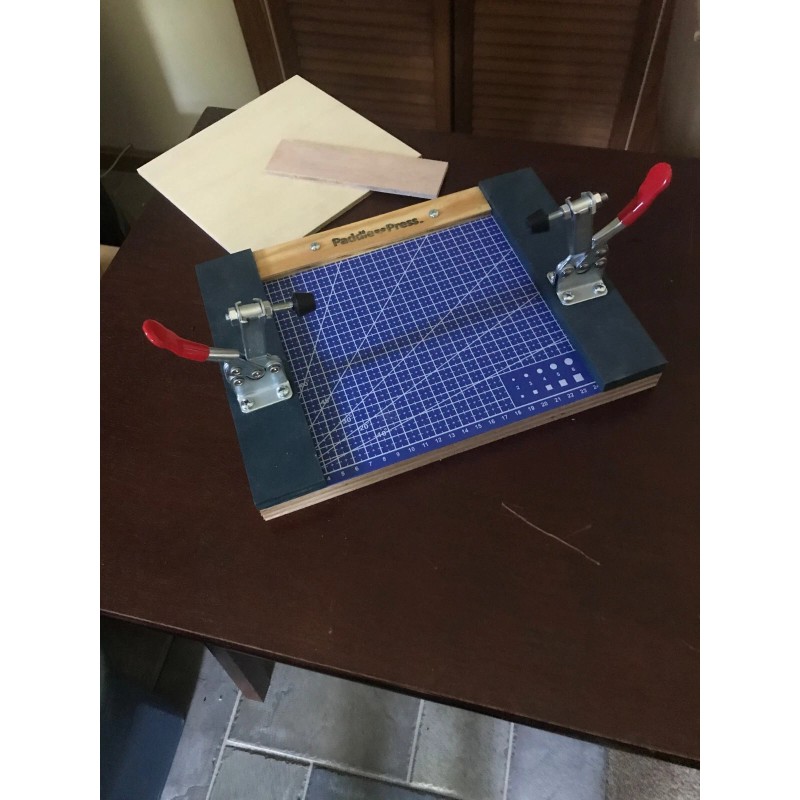 Paddle Press - The table tennis paddle assembly tool