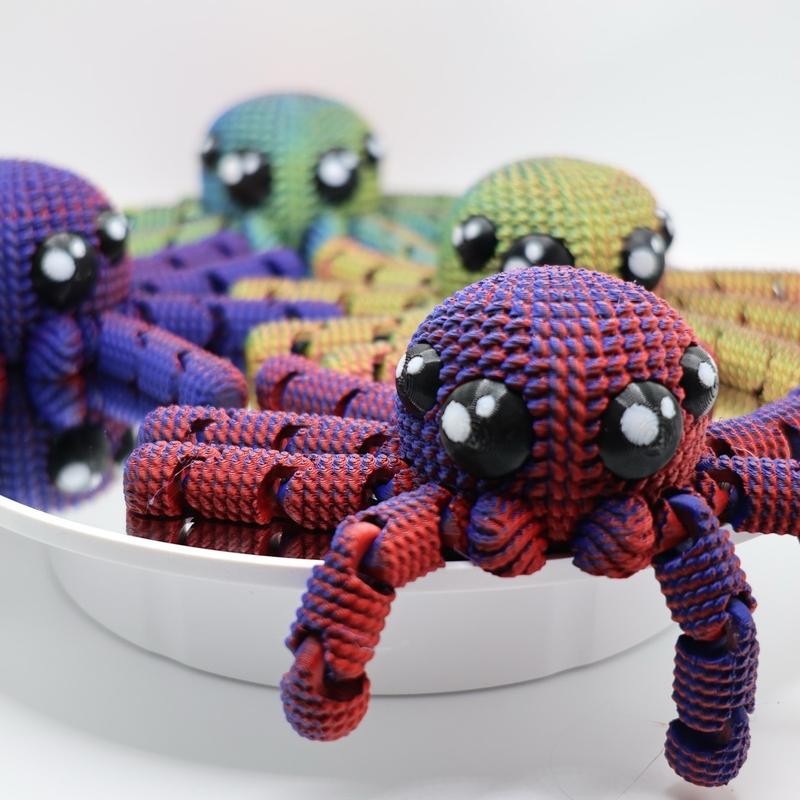 Articulated Crochet Spider - Color: Solid color (Random)