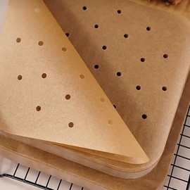 Air Fryer Paper Liners,Lahviuu 100 pcs Brown Baking Air Fryer Parchment Paper Perforated Baking Liners Nonstick Airfryer Liners,for Kitchen Cooking Pastries Catering Use(14 * 20.5cm)