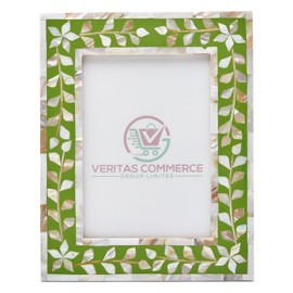 Veritas Commerce Group Handcrafted Mother of Pearl Photo Frame | Green and White Photo Frame 6 x 4 | Handmade Wooden Picture Frame Floral Design | Vintage Decor