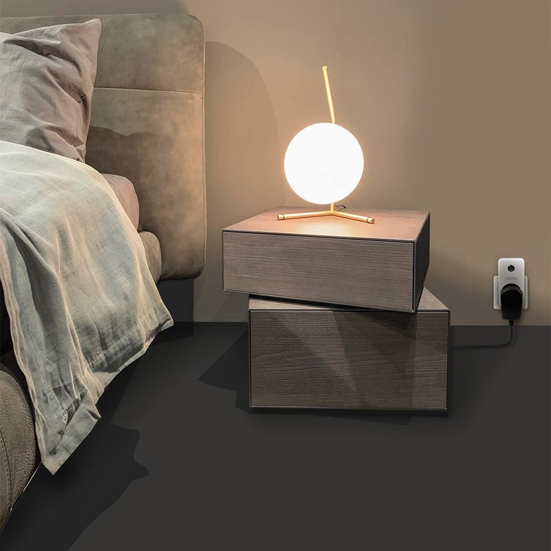 LogiLink Socket Adaptor (1x CEE 7/3 Protective Contact) with Twilight
