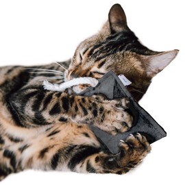 CanadianCat Company Sustainable Cat Toy Cuddly Cushion with Rope with 5 g Valerian Premium Filling Fair Handmade for Your Cat Cuddly Cushion for Cats