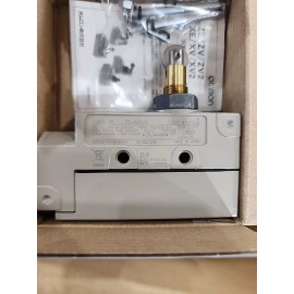 Omron New OEM OMRON Limit Switch P/N ZE-Q22-2