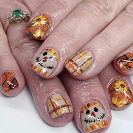 24 Pcs Glitter Press on Nails Short Square Fall Fake Nails Thanksgiving False Nails with Cute Scarecrow Design Acrylic Nails Orange Glitter Press ons Reusable Glue on Nails for Women