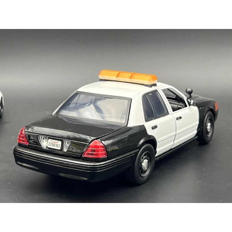 Non-operating Lightbar 1/18 Scale Amber Code 3 MX7000 Lightbar W/