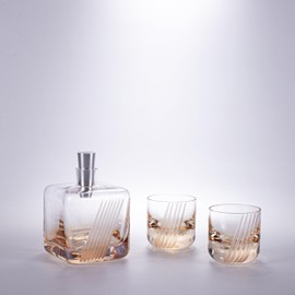 Wine Decanter,Hand Blown Lead-free Crystal Glass, Sophisticated Luxury Bourbon Gifts for Men, Elegant Liquor Dispenser