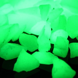 Shiny Stone Glow in The Dark Gravel Stones Rocks, Aquarium Gravel, Glow Rocks Stones,Decorative Rocks for Fish Tank Aquarium Garden Planter Landscape Decoration,280g/10oz (8-15mm, Yellow Green)