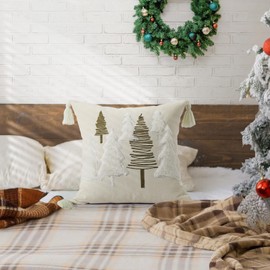 Lewondr Christmas Cushion Covers, 45 x 45 cm, 1 Piece Soft Pellet Velvet Embroidery Trees, Brown White Decorative Lumbal Cushion Cover with Tassel, Luxury Throw Cushion Cover for Bed, Home Decor