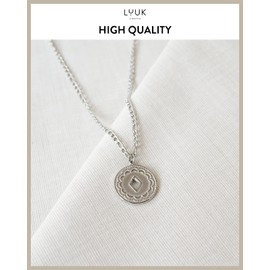 LUUK LIFESTYLE Jewellery set with bracelet and necklace, minimalist design, diamond pendant, fashion jewellery for everyday life, summer, holidays, chic look, stainless steel, silver