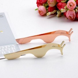 Gold Eyelash Tweezer 055030DC 5ea