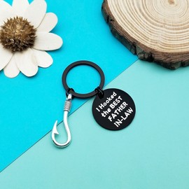 Father In Law Gifts From Daughter In Law Wedding Gift for Father of Groom Bride Fathers Day Keyring I Hooked the Best Father-in-law Keychain Wedding Gifts Fisherman Gift Appreciation Bonus Father Gift