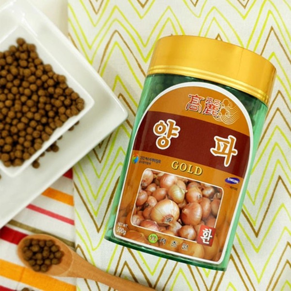 Easy-to-eat onion pills containing a large amount of vitamin C,
