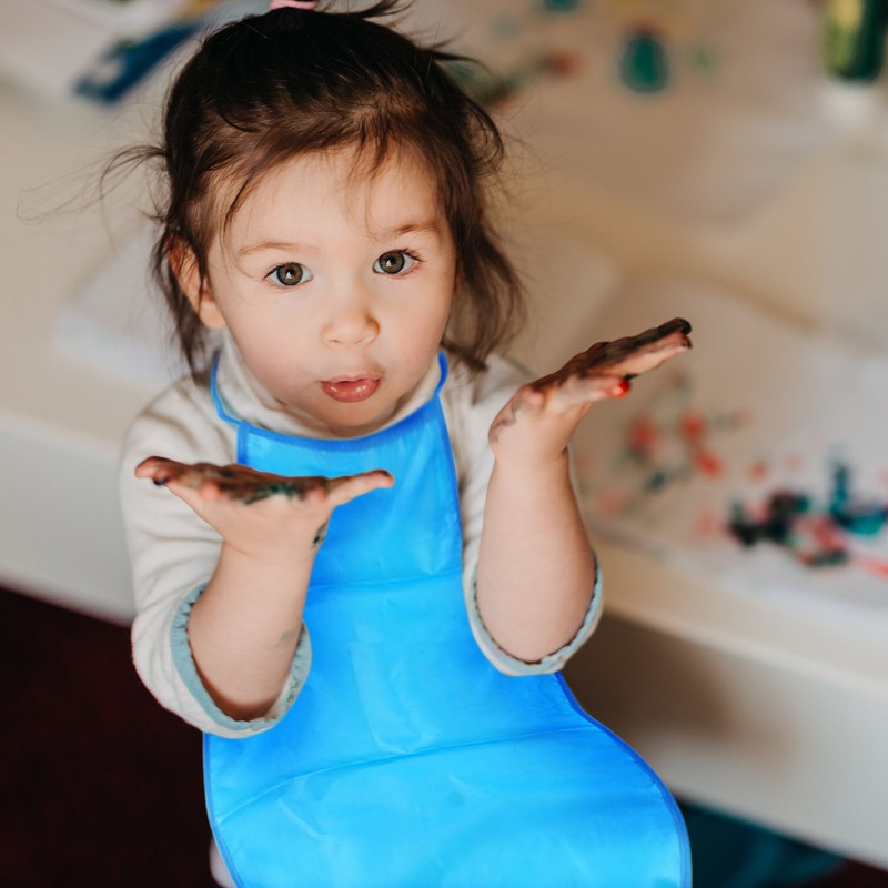 THE TWIDDLERS - 8 Kids Waterproof Aprons, Adjustable & Washable