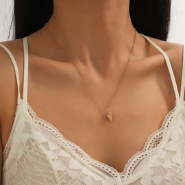 Inilbran Bohemia Shell Necklace Choker Vintage Shell Pendant Necklace Gold Shell Necklace Choker Summer Beach Ocean Shell Necklace Chain Jewellery for Women and Girls, Zinc