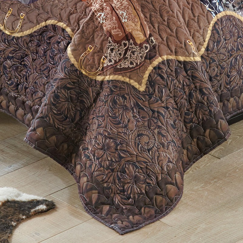 BLACK FOREST DECOR Boots & Spurs Quilt Bed Set -