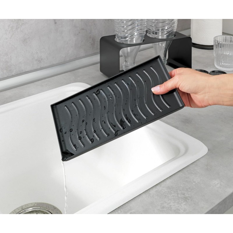 WENKO Wave Bottle Holder with Removable Drip Tray Black
