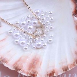 Dervivea Boho Crystal Heart Choker Necklace Love Heart Pendant Necklace Chain Minimalist Gold Necklace Crystal Chain Necklace Jewellery for Women and Girls