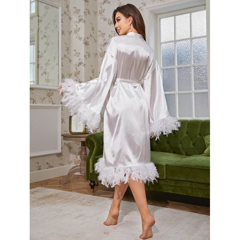WDIRARA Women's Long Sleeve Satin Fuzzy Trim Bridesmaid Robe -
