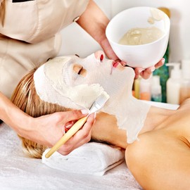 Leelosp 100 Pieces Gauze Mask Large Precut Gauze Face Masks Soft Pads White Net Natural Spa Skin Paper Sheet for Home Beauty Salon DIY Mesh Face Care Beauty Salons