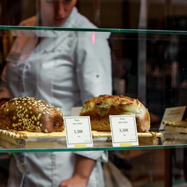 12 PCS Metal Table Card Holders, L-shaped Vintage Number Placecard Holders for Table Number Stands, Price Tags Food Signs Wedding Reception (Gold)