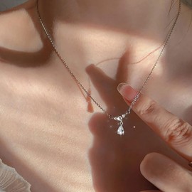 TseenYi Crystal Drop Necklace Pear CZ Necklace Sparkling Rhinestone Pendant Necklace Mini CZ Bridal Chain Jewellery for Women and Girls Gifts (Silver)