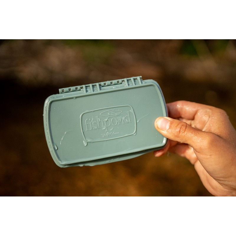 Fishpond Tacky Pescador - Caja con mosca - Pequeña -